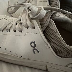 On Running Men's Gray and White Sneakers